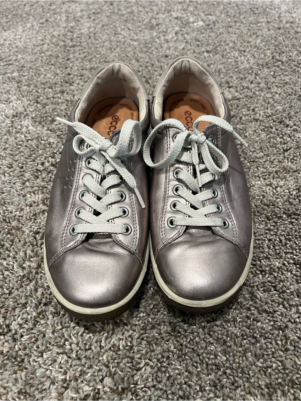 ECCO Chase II Tie sneakers in Moon Silver Metallic women’s size 38 7.5
